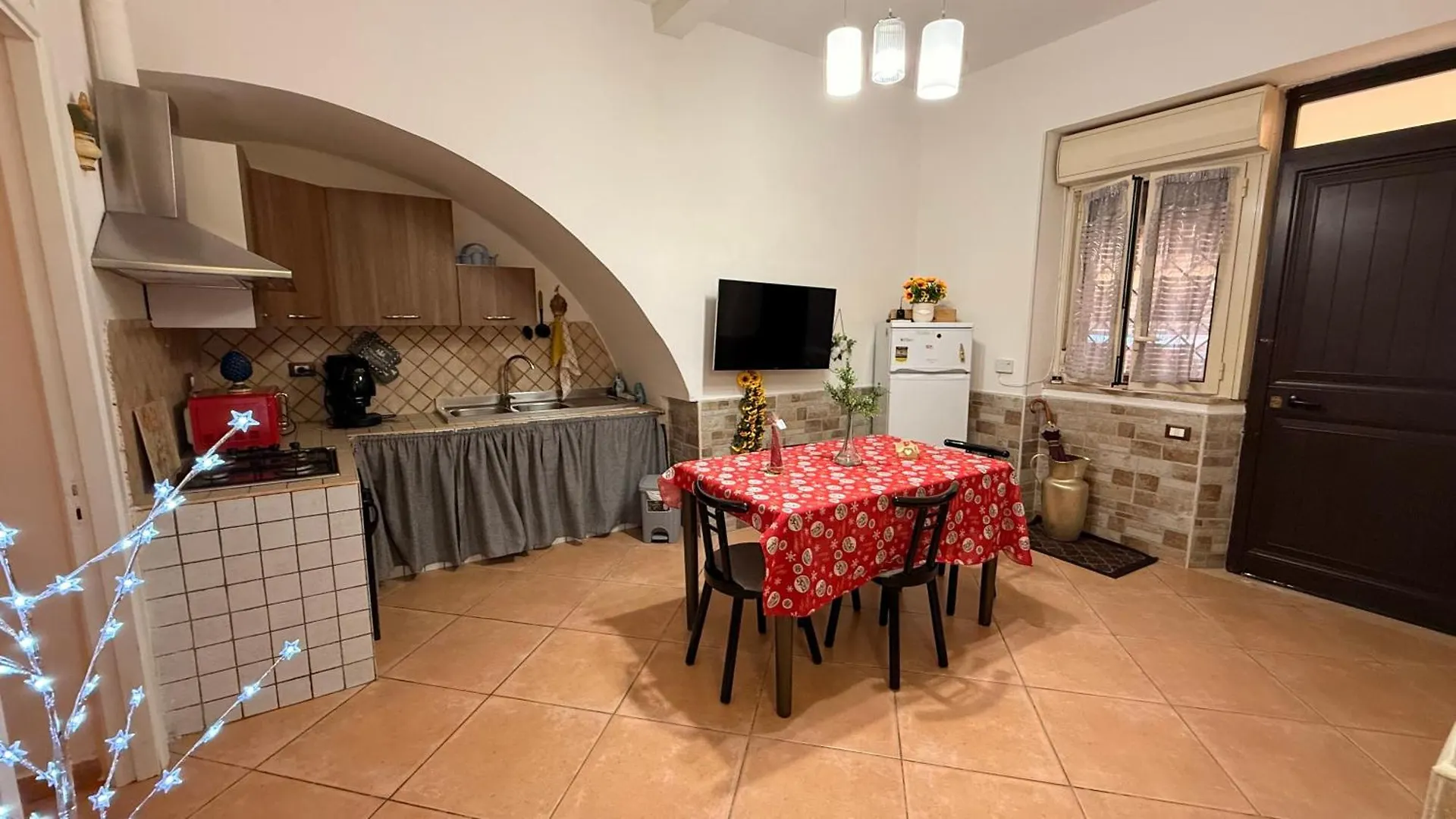 L\' Arco Antico contacts